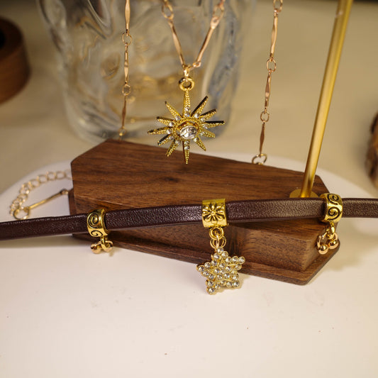 < Edgy Starburst PU Choker 2-Piece Set >