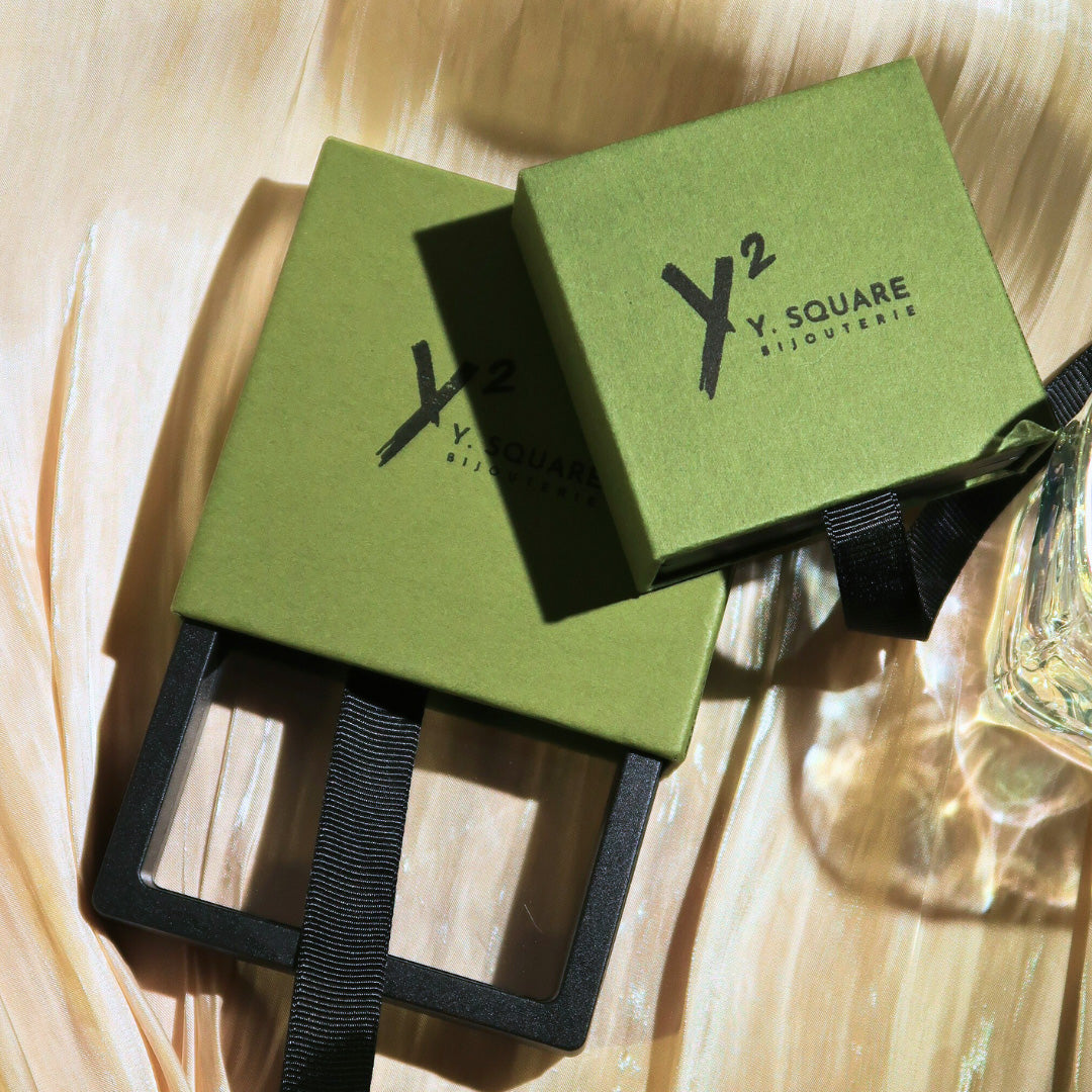 Green Gift Box with a black suspension frame box