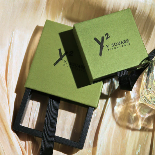 Green Gift Box with a black suspension frame box